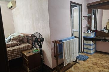 Jalan Mutiara Emas 3/20