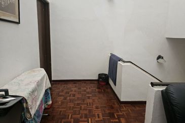 Jalan Mutiara Emas 3/20