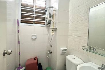 Jalan Perjiranan 11/1