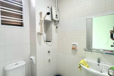 Jalan Perjiranan 11/1