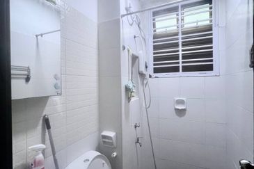 Jalan Perjiranan 11/1