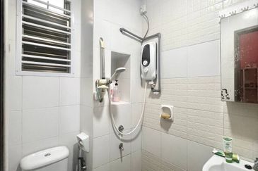 Jalan Perjiranan 11/1