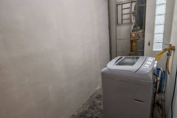 Jalan Perjiranan 11/1