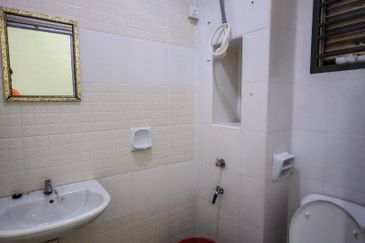 Jalan Perjiranan 11/1