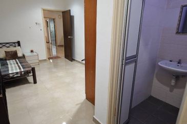 Jalan Perjiranan 11/1