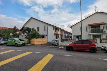 Jalan Perjiranan 11/1