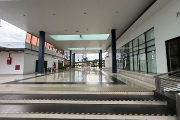 Seri Austin Luxury Apartment