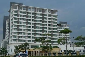 Akademik Suite @ Mount Austin