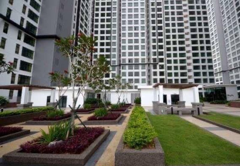 D'Summit Residences @ Kempas Utama