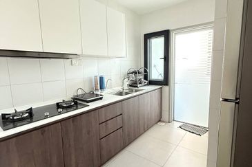 Seasons Luxury Apartments @ Amara Larkin