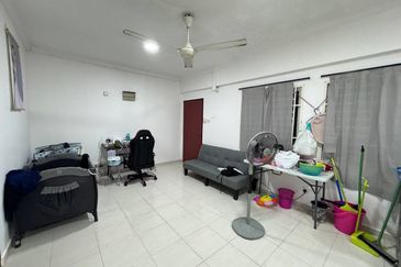 Bangunan Duta Impian (The Embassy Suites)