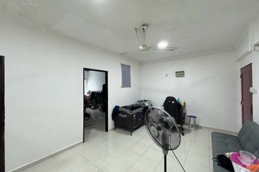 Bangunan Duta Impian (The Embassy Suites)