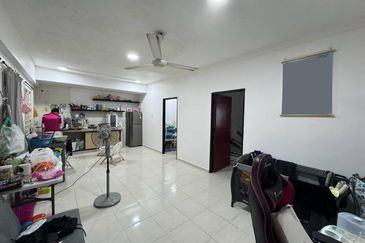 Bangunan Duta Impian (The Embassy Suites)