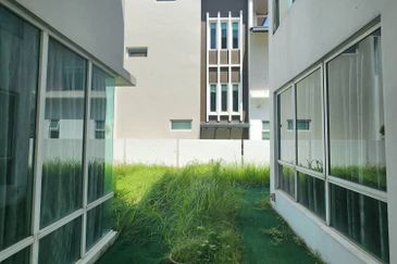 Isola Villa @ Senibong Cove