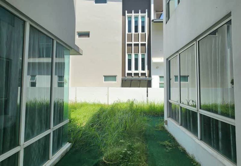 Isola Villa @ Senibong Cove