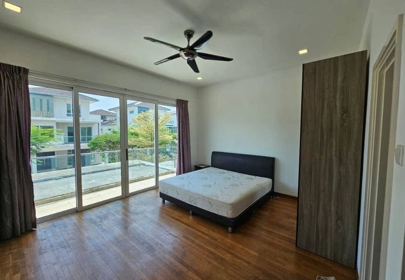 Isola Villa @ Senibong Cove