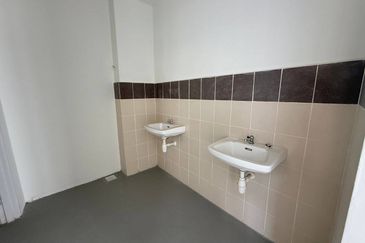 Bina Park, Bandar Seri Alam