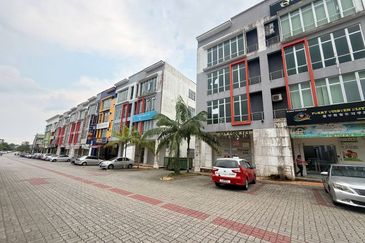 Bina Park, Bandar Seri Alam