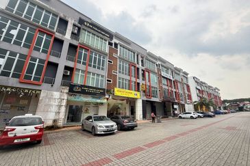 Bina Park, Bandar Seri Alam