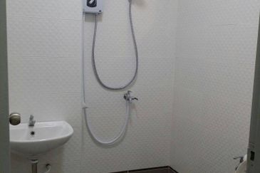 Seasons Luxury Apartments @ Amara Larkin