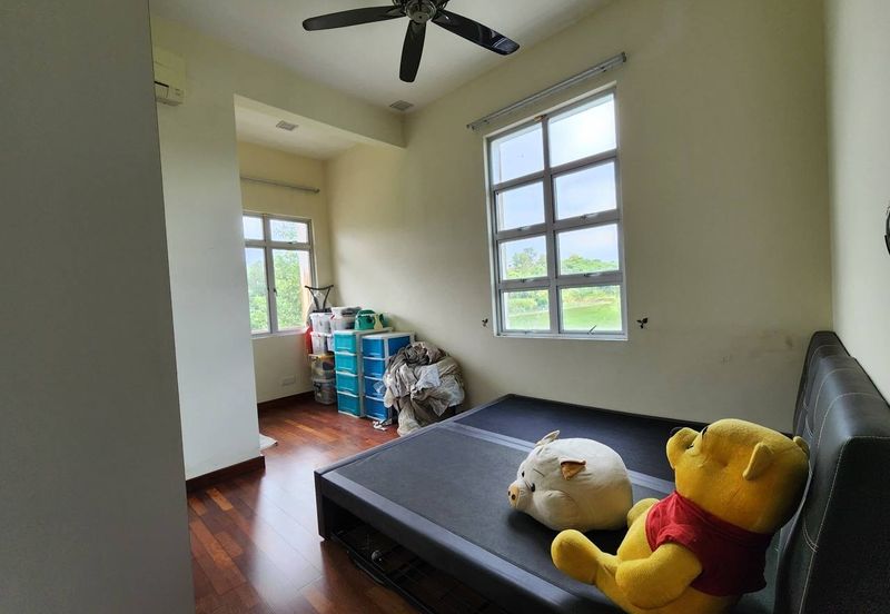 Bina Park Bandar Seri Alam