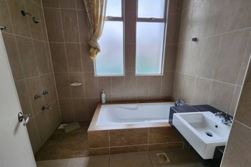 Bina Park Bandar Seri Alam