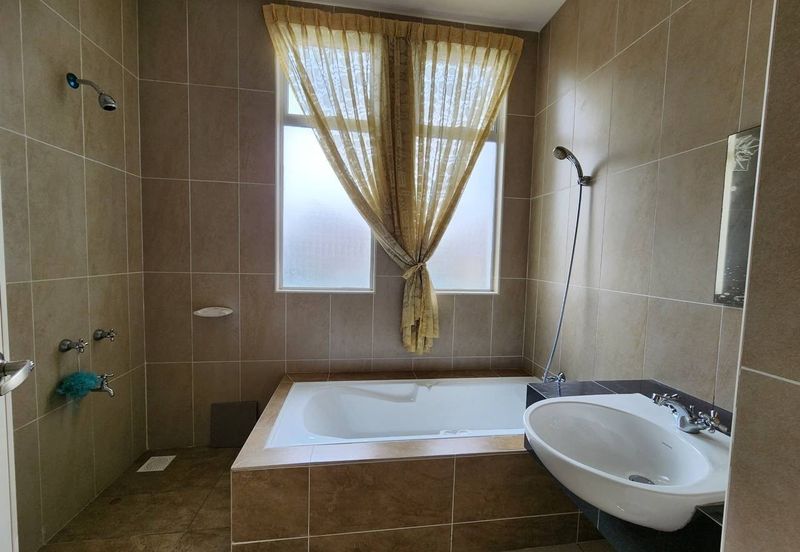 Bina Park Bandar Seri Alam