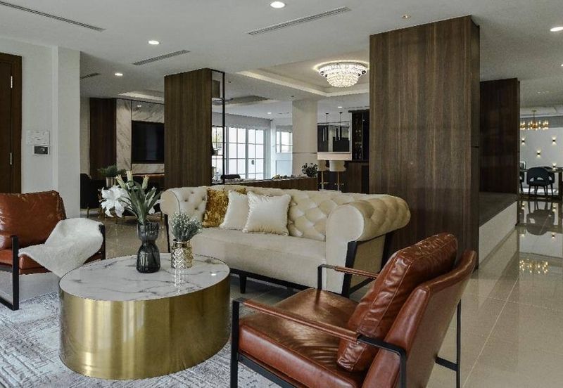 Jalan Straits View 1