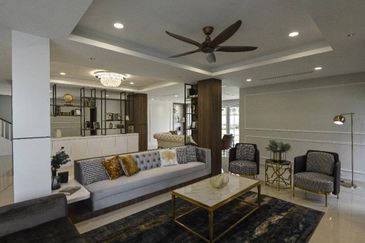 Jalan Straits View 1