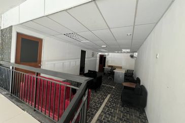 Pusat Perdagangan Danga Utama