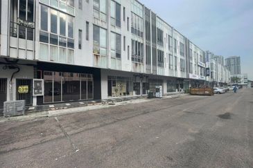 Oasis 2 @ Tropicana Danga Cove