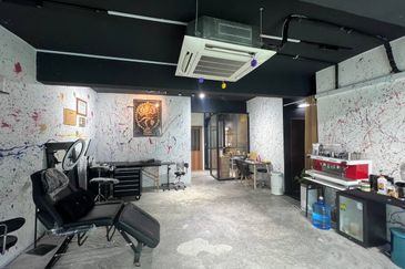 Pusat Perdagangan Danga Utama