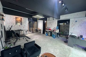 Pusat Perdagangan Danga Utama