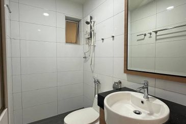 Prima Regency (Savoy Court)