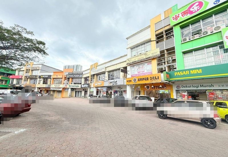 Jalan Austin Heights