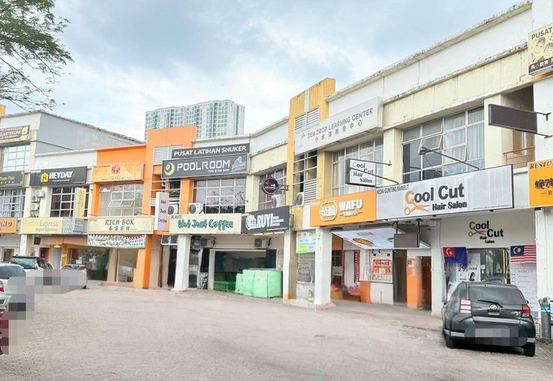 Jalan Austin Heights