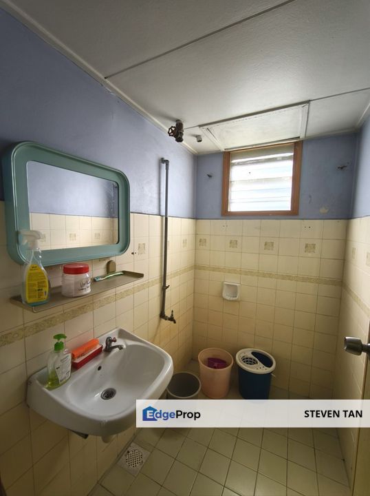 Subang Perdana Goodyear Court 6 Near LRT, Selangor, USJ