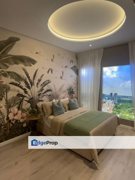 5 mins Walk to LRT with Cover WalkWay  , Near by Pavilion 2 , Freehold, Kuala Lumpur, Bukit Jalil