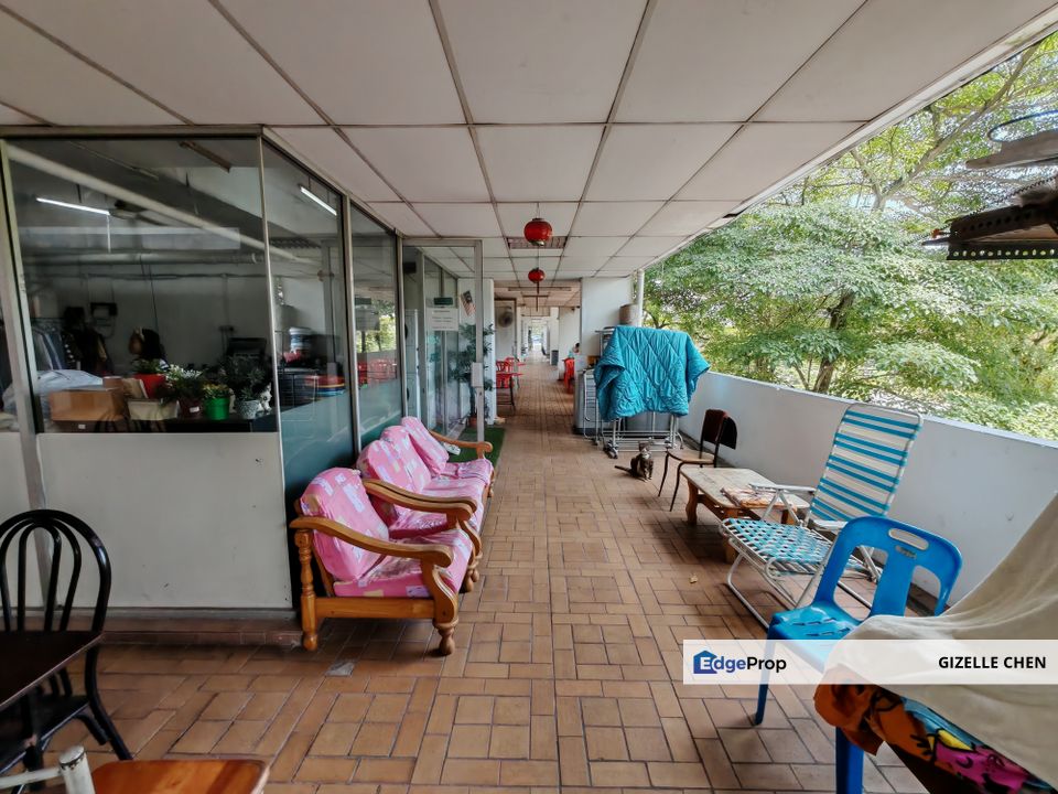 Corner shop lot with ready business opportunity at Bukit Oug Condo, Kuala Lumpur, Bukit Jalil