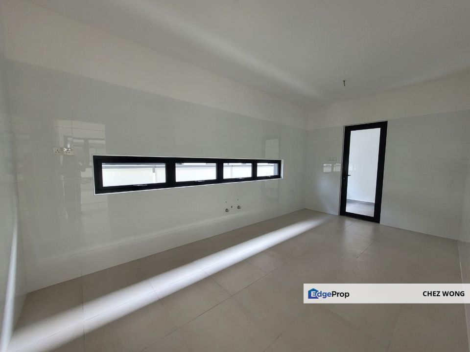 Freesia Residence: Spacious 2 Storey Park Villa with 48 x 80 Land Size Size For Sale in Tropicana Aman, Selangor, Telok Panglima Garang