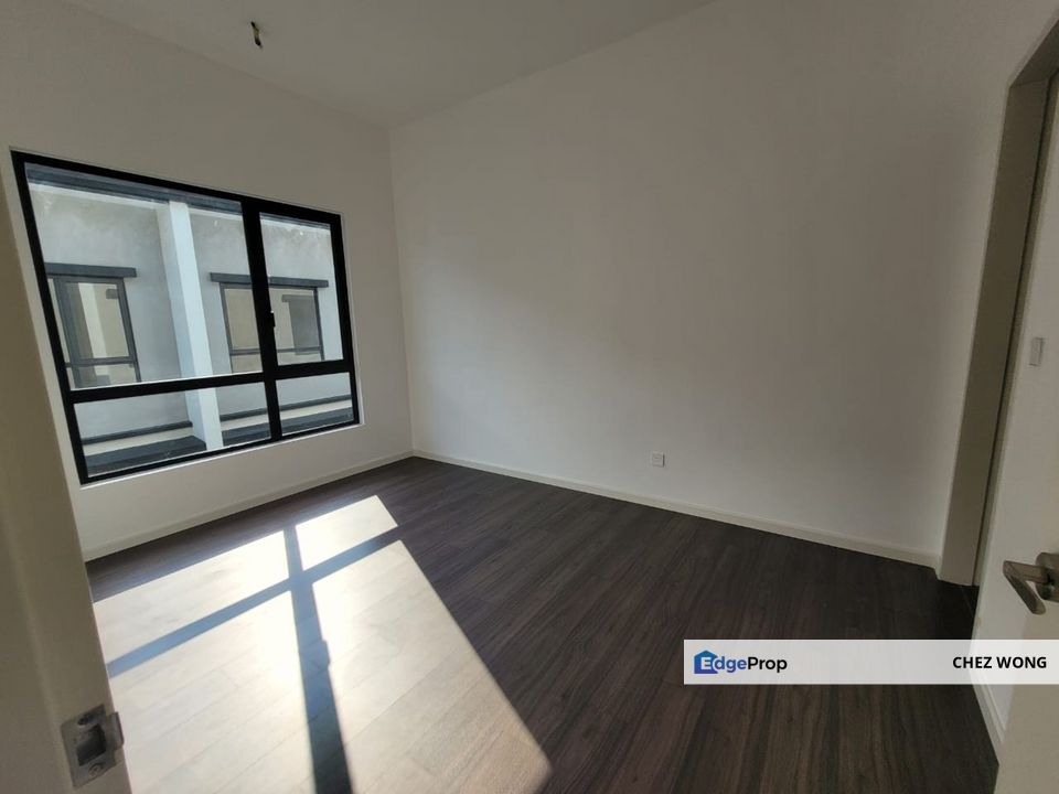 Freesia Residence: Spacious 2 Storey Park Villa with 48 x 80 Land Size Size For Sale in Tropicana Aman, Selangor, Telok Panglima Garang