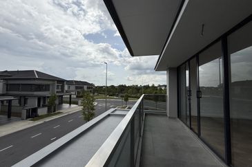 Freesia Residences @ Tropicana Aman