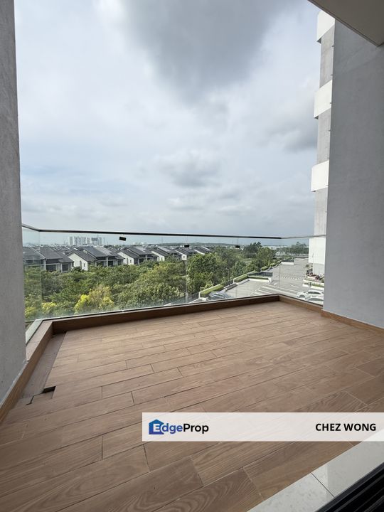 The Parq Residence: Fully Furnished 1 Room for Rent with Spacious Balcony Lake View, Selangor, Telok Panglima Garang