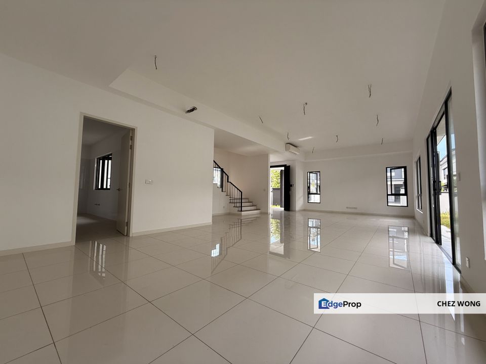JUMBO Size (Zero Lot Bungalow) Intermediate for SALE in Freesia Residence, Selangor, Telok Panglima Garang