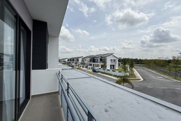 Robin @ Bandar Rimbayu