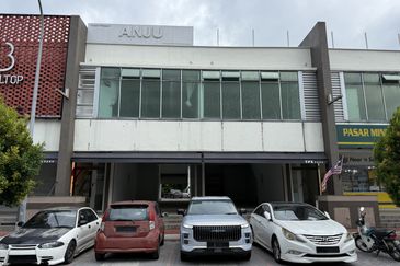 Two Adjoining Unit G-Floor Shop/Office at Jalan TPK Park, Puchong.
