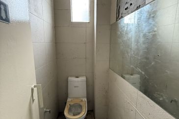 Two Adjoining Unit G-Floor Shop/Office at Jalan TPK Park, Puchong.