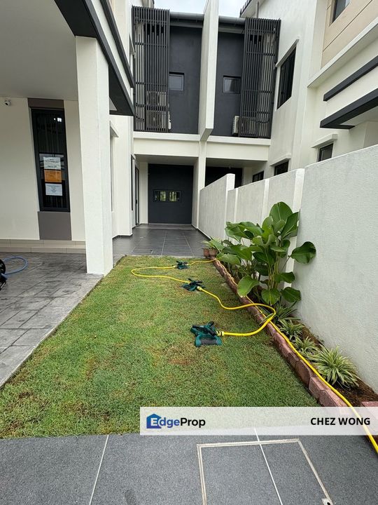  Gemala Residence: Lakeside Luxury, Partial Furnished North Facing , Selangor, Telok Panglima Garang