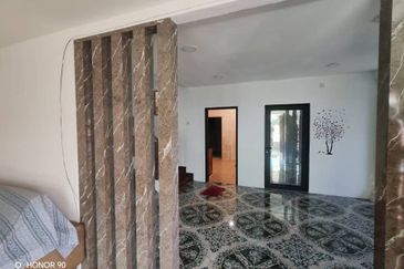 TAMAN AMAN, BATU GAJAH