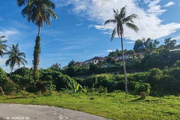 TAMAN AMAN, BATU GAJAH
